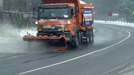 Beykoz’un yüksek kesimlerinde kar yağışı devam ediyor