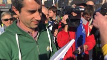 François Ruffin défile aux côtés des Gilets jaunes