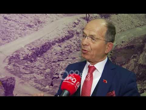Ora News - Balluku ndot mjedisin, ambjentalistët jo rikthimit të makinave të vjetra