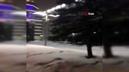 - Kocasının Mezarını Gömmek İçin Para Bulamayan Kadın, Cesedi Belediye Önüne Getirdi