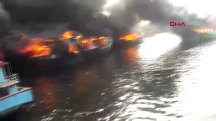 Dha Dış - Endonezya'da 18 Balıkçı Teknesi Yandı - 2 - Ek