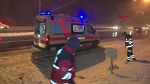 İstanbul- İstanbul'da Kar Yağışı; Araçlar Yolda Kaldı, Tır Kaza Yaptı