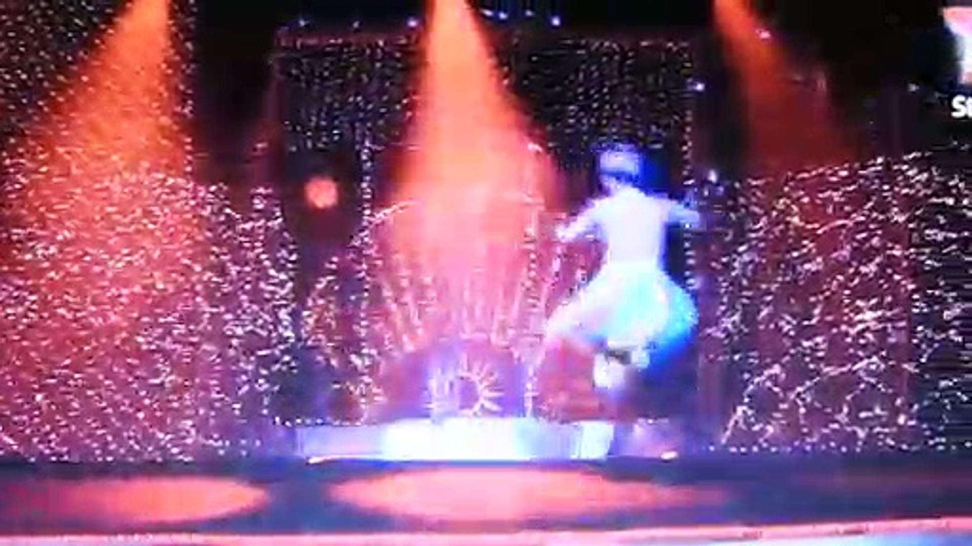 Bir Garip Aşk Khushi - Ek Do Teen Dansı - Dailymotion Video