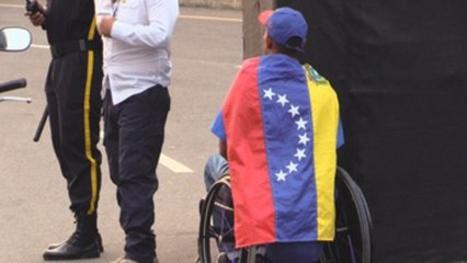 Bloqueo de ayuda humanitaria enciende la ira en fronteras venezolanas