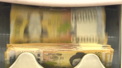 지표 악화에 가계 빚까지...금리동결 유력 / YTN