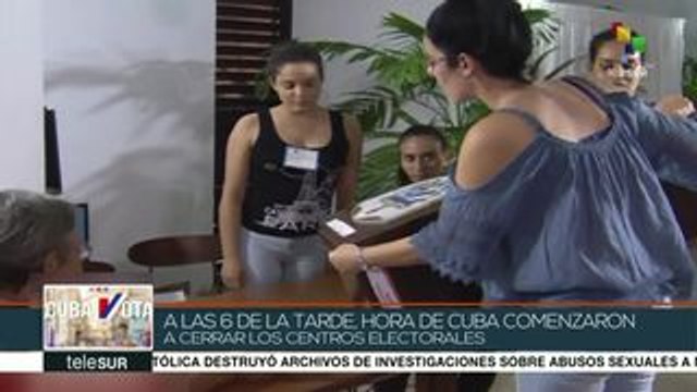 Cierran colegios electorales e inicia el conteo de votos en referendo