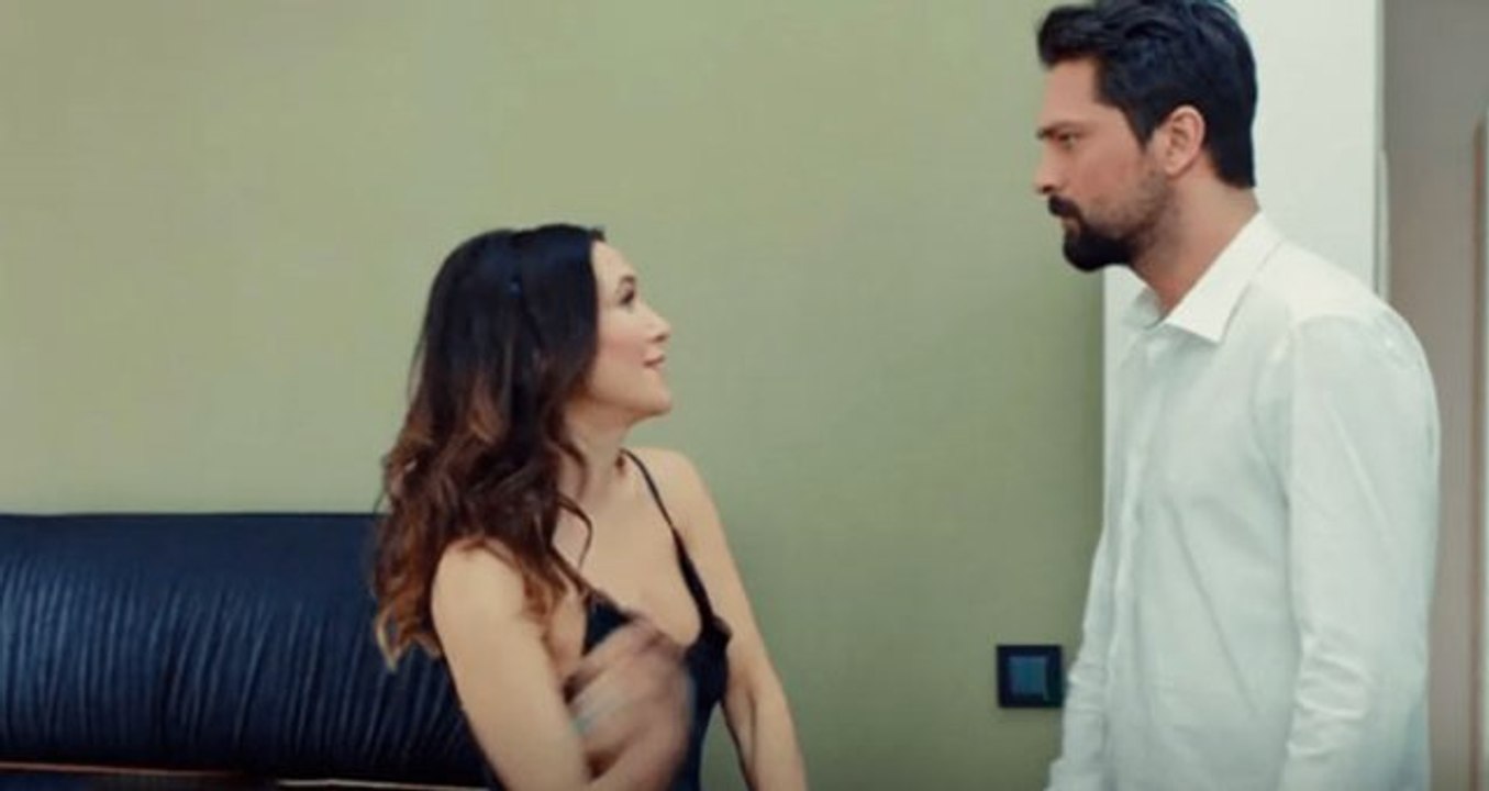 Şevval sam çıplak