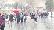 Kar Yağışı Etkili Oluyor - Sultanahmet ve Eminönü