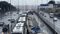 İstanbul'da Metrobüs Kazası: 3 Yaralı