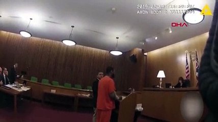 47 yıl hapis cezasını duyunca avukatına saldırdı