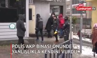 AKP binası önünde polis yanlışlıkla kendini vurdu