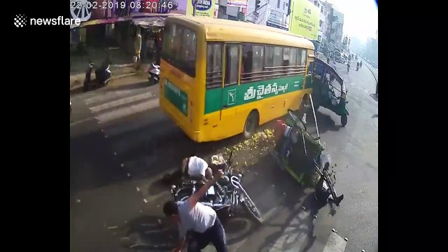 Shocking moment school bus goes berserk after brakes fail on busy road
