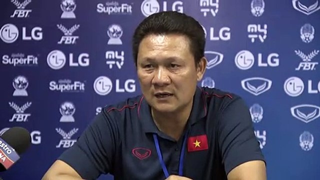 HLV Nguyễn Quốc Tuấn không hài lòng với tổ trọng tài điều khiển trận bán kết | VFF Channel