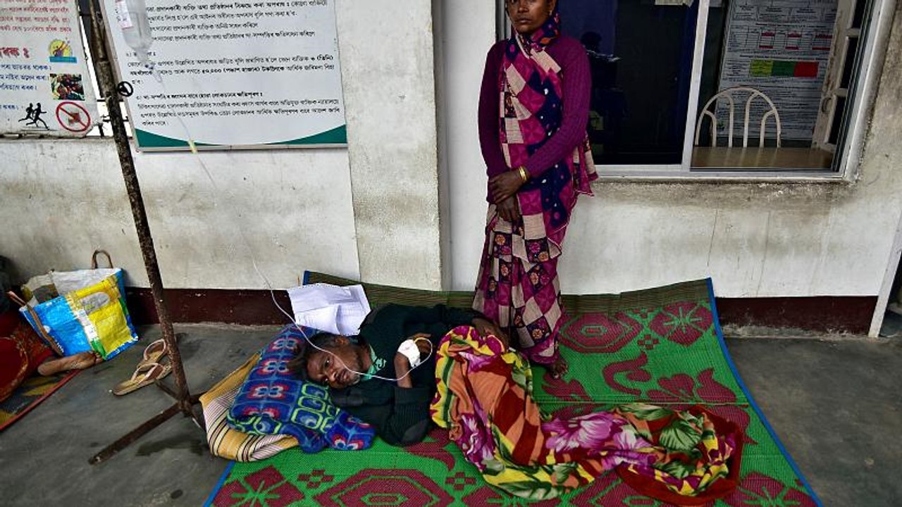 139 Tote nach Konsum von schwarz gebranntem Schnaps in Indien