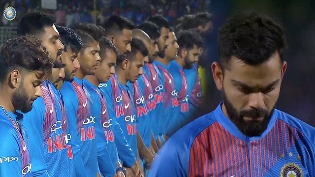 உயிரிழந்த ராணுவ வீரர்களுக்கு இந்திய அணி வீரர்கள் அஞ்சலி