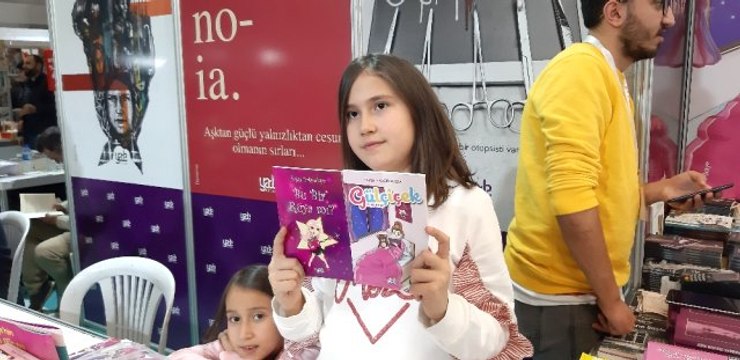 10 Yaşındaki Tuğçe İkinci Kitabını Yazdı
