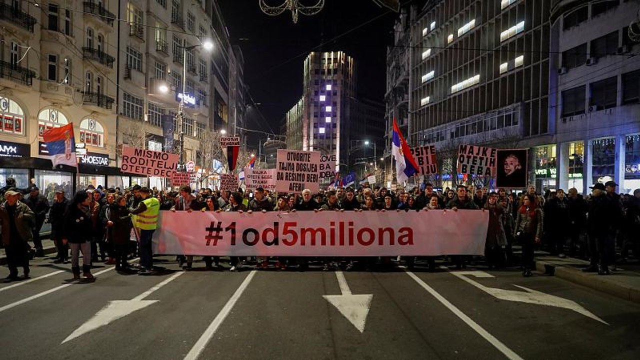 Belgrad: 12. Massendemonstration in Folge