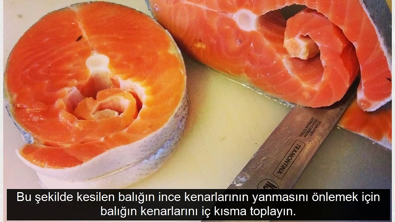 Pişirdiğiniz yumurtanın içine 1 küp buz atınca bakın ne oluyor