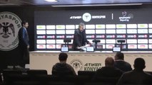 Atiker Konyaspor Teknik Direktörü Kocaman'dan Hakem Arda Kardeşler'e Tepki
