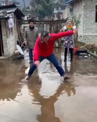 Un danseur de rue rempli de talents !