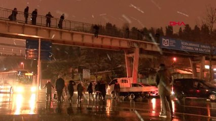 İntihar Girişiminde Bulunan Kişiyi Vatandaşlar Kurtardı