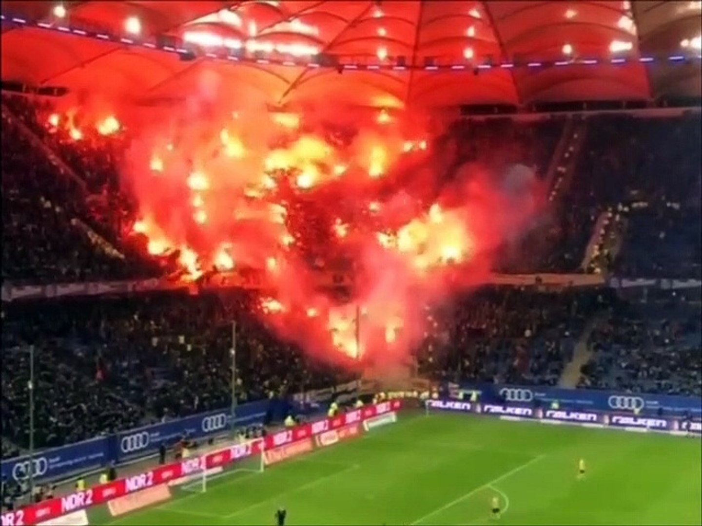 Erst Pyro-Aktion, dann Dino-Choreo- So argern die Fans von Dynamo Dresden  den HSV - video Dailymotion