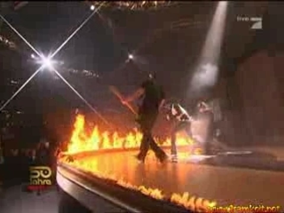 instant karma - tokio hotel  (bravo)