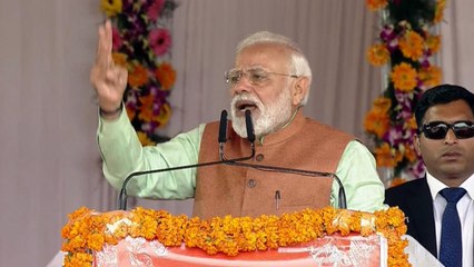 PM unveils Rs 75,000 Cr KISAN income scheme, calls Congress loan waivers ‘sham’ | Oneindia News