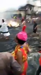 CAMEROUN-MARCHE CONGO DOUALA EN FEU