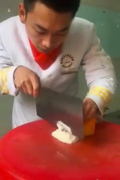 Vous ne couperez jamais les aliments comme lui ! Talent incroyable de ce chef cuisinier chinois !