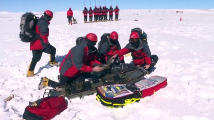 Mehmetçik afetzedelerin yardımına hazır (1) - KARS