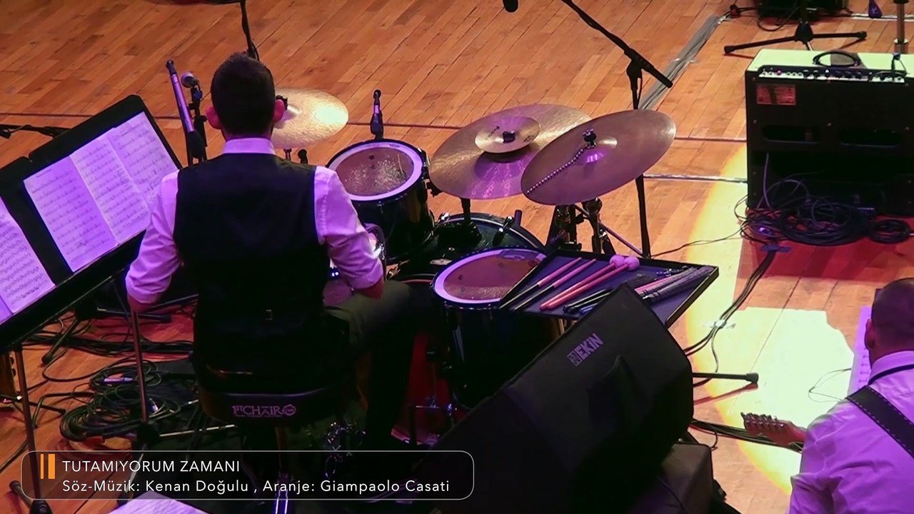 Kenan Doğulu - Tutamıyorum Zamanı | Kenan Doğulu Swings With Blue In Green Big Band Konseri #Canlı