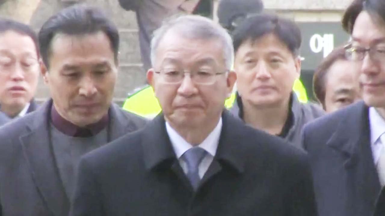 양승태, 내일 보석 심문...한 달 만에 법정 출석 / YTN