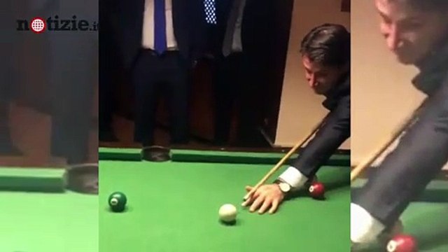 Giuseppe Conte e Theresa May: sfida a biliardo in Egitto | Notizie.it