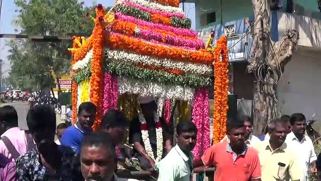 7 வருடங்களாக கிடப்பில் போடப்பட்டுள்ள ரயில்வே மேம்பாலம்.. 5 கிராம மக்கள் அதிரடி போராட்டம்..வீடியோ