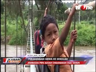 Perjuangan Siswa ke Sekolah, Harus Meniti Jembatan Pipa!