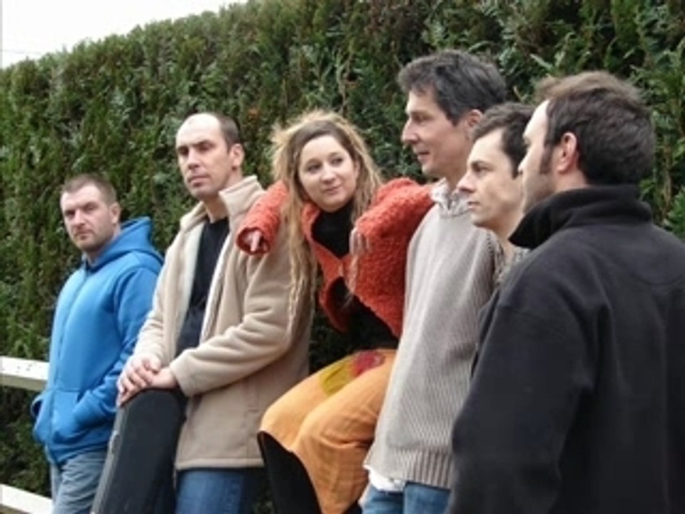 "Hippy hippy shake" par PINK MEDUSA