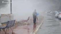 [Vídeo] Pescando en las calles de Malta por la fuerte tormenta