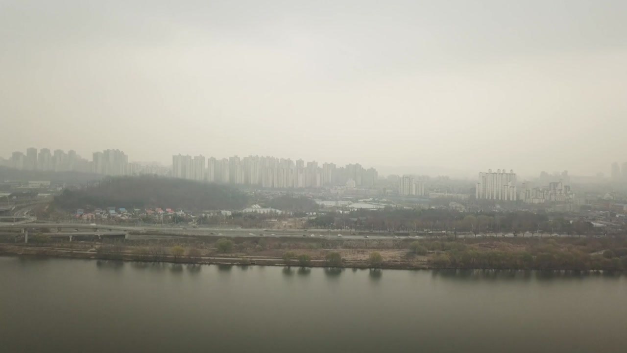 [날씨] 짙은 안개에 中 스모그 가세...초미세먼지 비상 / YTN