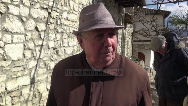 Në Mangalem bien gurë, bashkia nuk ndërhyn dot - Top Channel Albania - News - Lajme