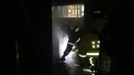 제주 여인숙에서 불...촛불 취급 부주의 추정 / YTN