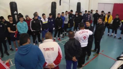 Milli Boksörler Avrupa Şampiyonası'na Hazırlanıyor