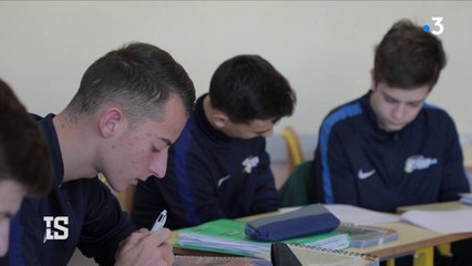 Feuilleton de la semaine : Immersion chez les apprentis arbitres de football