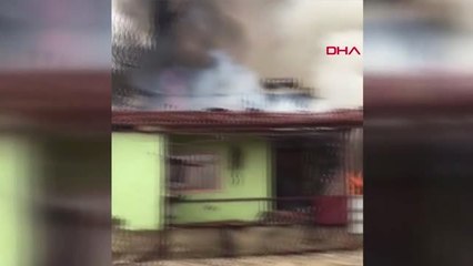 Denizli Elektrik Kontağından Çıkan Yangında Ev Kül Oldu