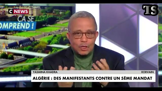 Yasmina Khadra : Des manifestants contre un 5e mandat de Bouteflika