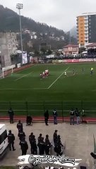 Artvin Hopaspor Tribünlerinin Aynı Anda Verdiği Tepki (Küfür İçerir)