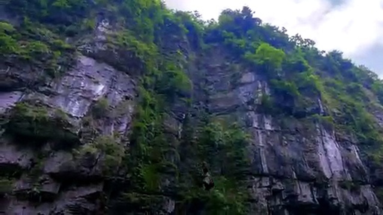 《獨孤皇后》精彩CUT 楊堅墜崖想起伽羅和孩子，求生欲爆棚！