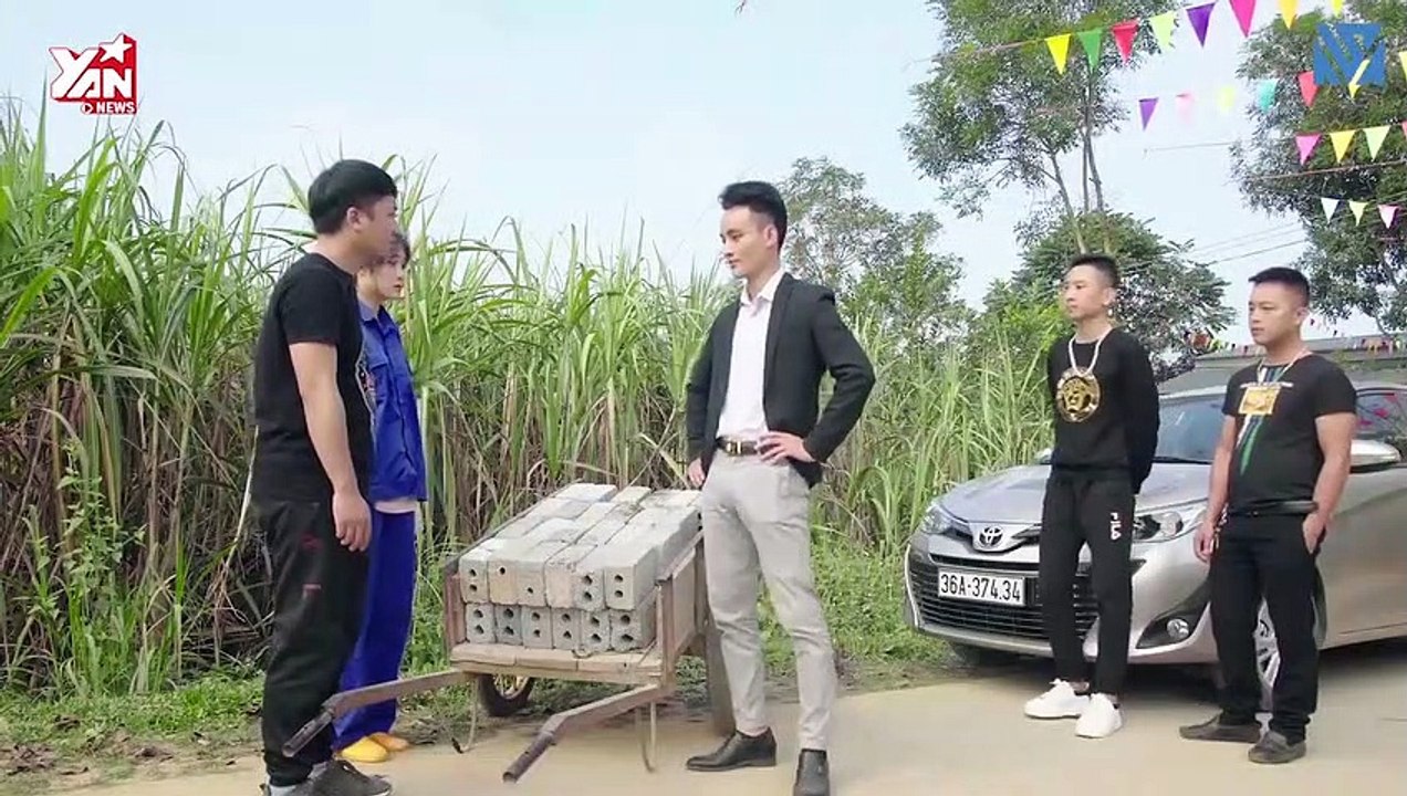 Chủ tịch giả vờ đóng vài clip trên mạng và cái kết: Tậu siêu xe, nhận nút Vàng YOUTUBE