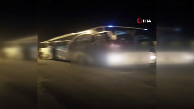 Muavin ve otobüs şoförünün kafasına silah dayayıp rehin aldı