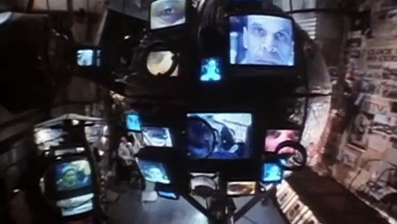 12 Monkeys Movie (1995) - Bruce Willis, Brad Pitt